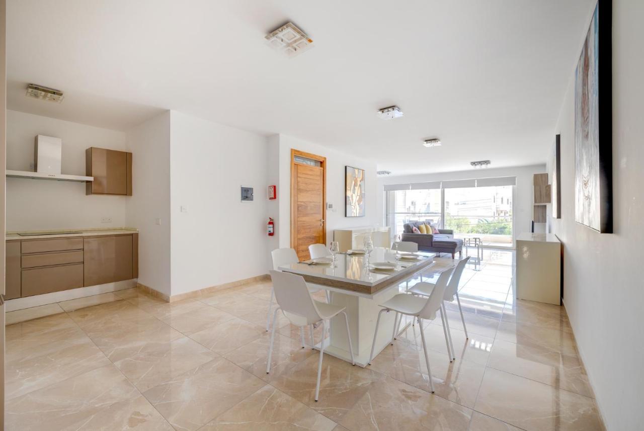 Marvellous 3Br Apartment In Central St Julians San Giuliano Esterno foto