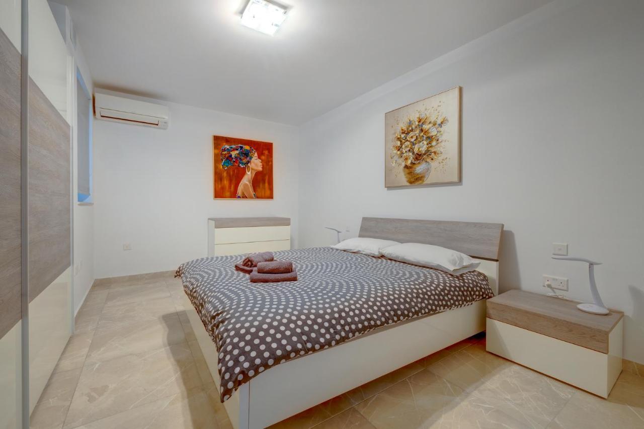 Marvellous 3Br Apartment In Central St Julians San Giuliano Esterno foto
