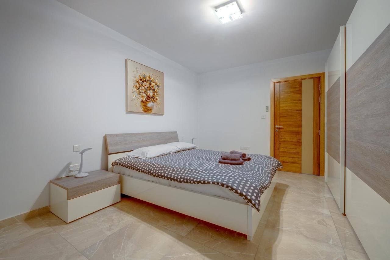 Marvellous 3Br Apartment In Central St Julians San Giuliano Esterno foto