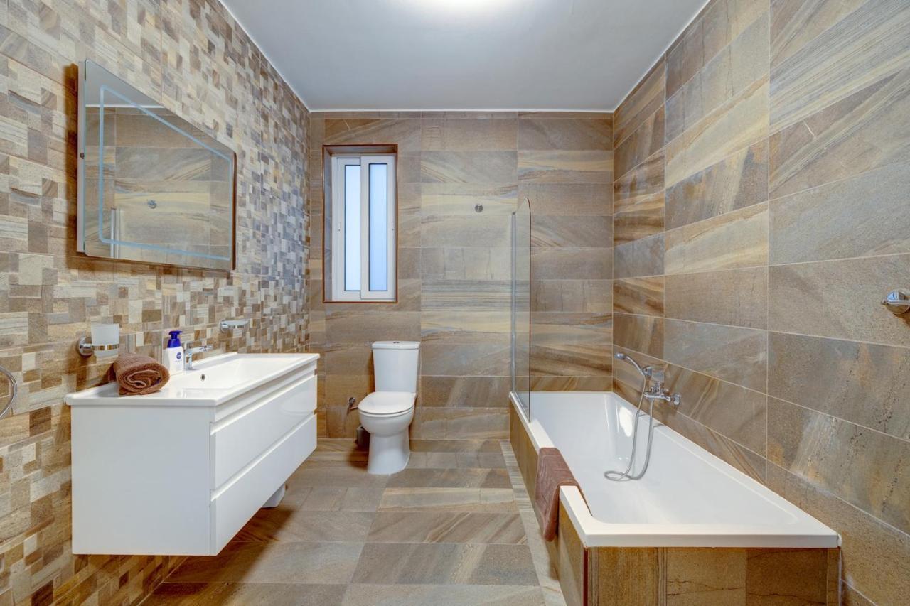 Marvellous 3Br Apartment In Central St Julians San Giuliano Esterno foto